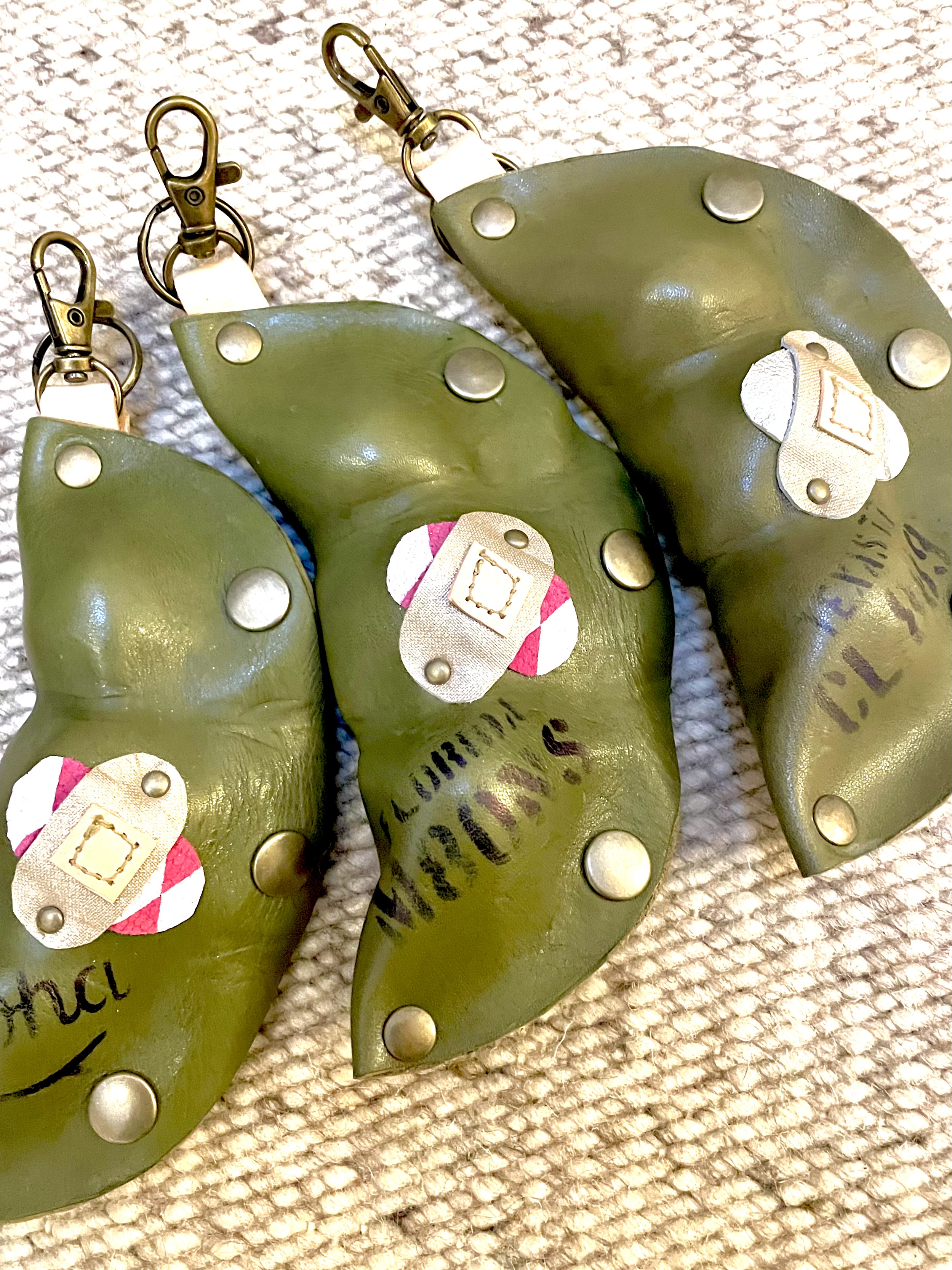 EggnWorks Museum エッグンワークス ミュージアム ダイヤル電話のスマホショルダークォータームーン