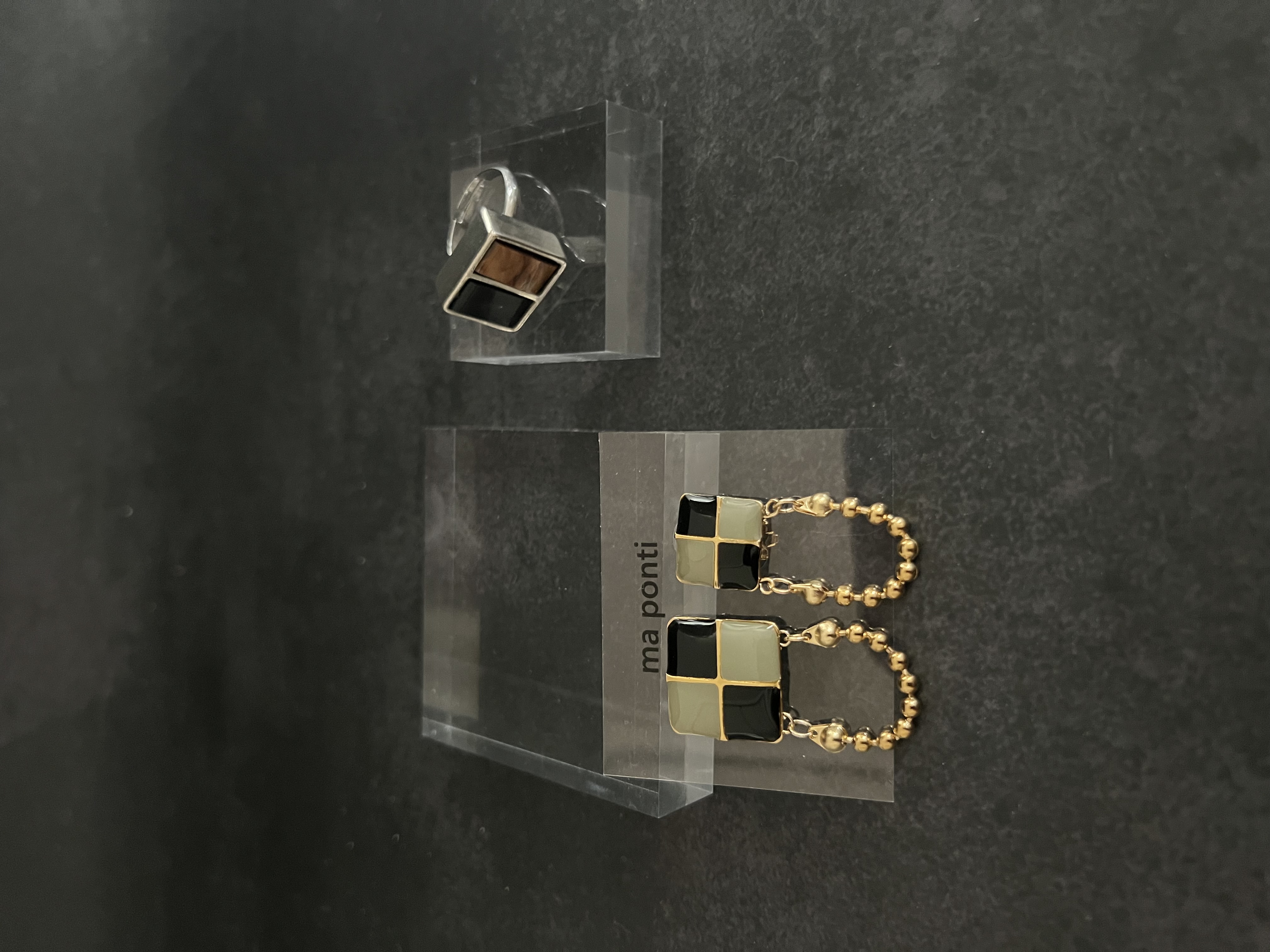 EggnWorks Museum エッグンワークス ミュージアム イタリアヴィンテージボタンのアクセサリーmaponti