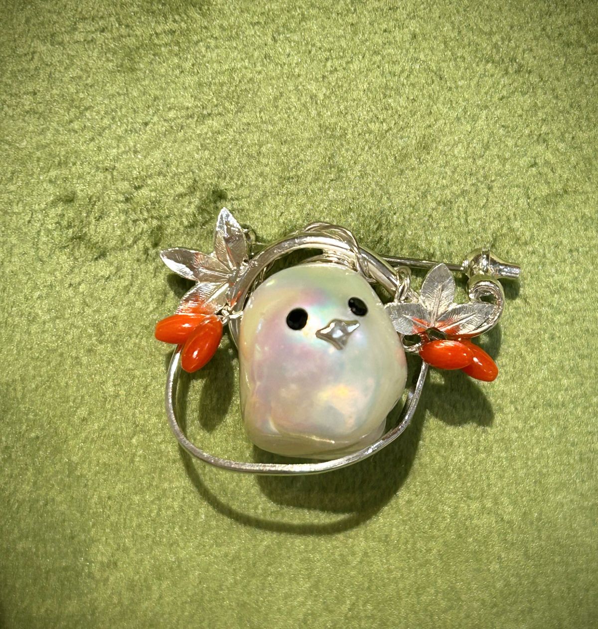 EggnWorks Museum エッグンワークス ミュージアム シマエナガブローチ